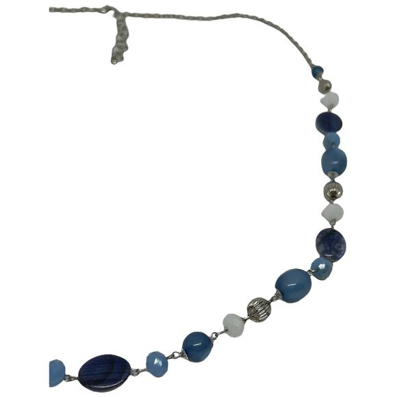 Elegant Blue and Silver Beaded Necklace - Picture 6 of 11